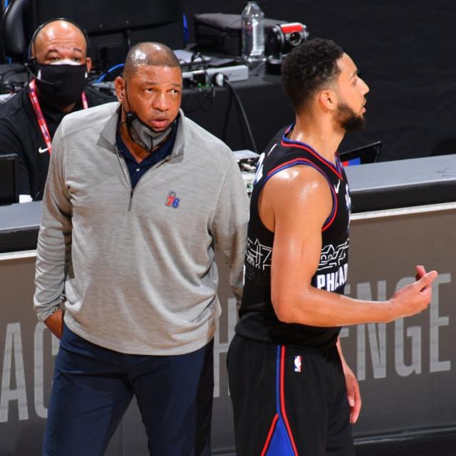 1630996776422075236.jpg 九游下载-面对巨额损失仍咬紧牙关 西蒙斯为何如此决绝?