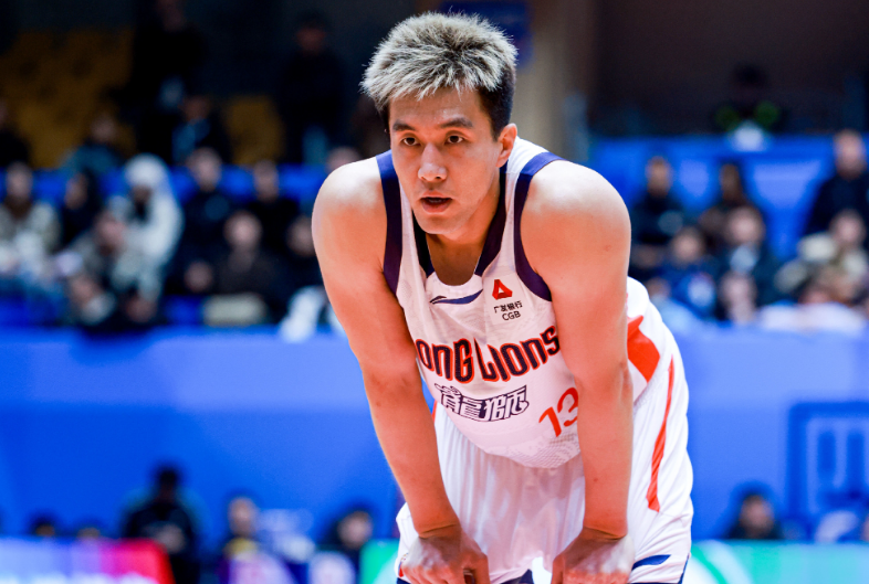 九游官网-赵嘉义丢绝杀!郭艾伦19分广州险胜青岛获3连胜 徐昕13+10