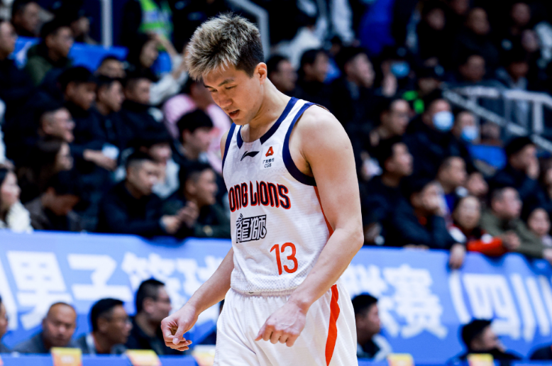 九游官网-赵嘉义丢绝杀!郭艾伦19分广州险胜青岛获3连胜 徐昕13+10