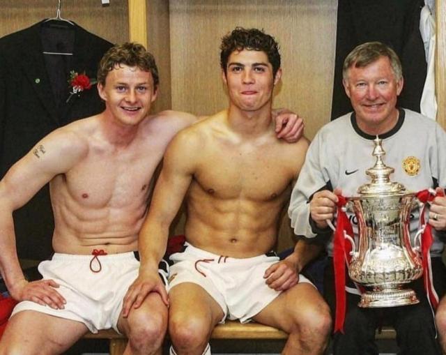 1630104972774004091.jpg 九游下载-【揭秘】C罗回家,出手最晚的曼联怎样击败了曼城?