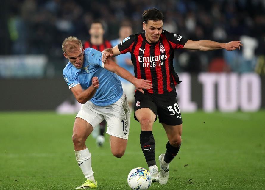 九游游戏-裁判喂到嘴边都不吃!米兰客场翻车惨遭打脸,国米隔空收8分大礼