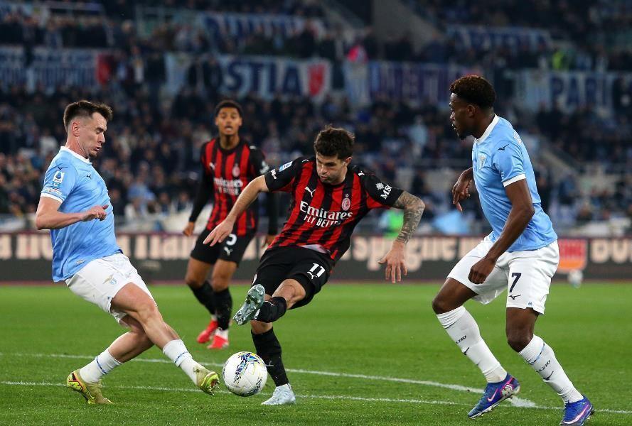 九游游戏-裁判喂到嘴边都不吃!米兰客场翻车惨遭打脸,国米隔空收8分大礼